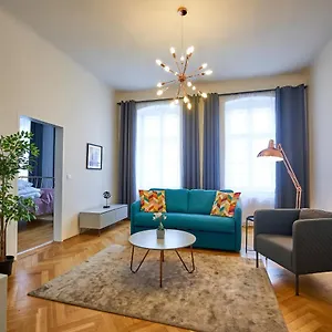 Apartment Fancy For 6 With Self-check-in At Spittelberg, Wien