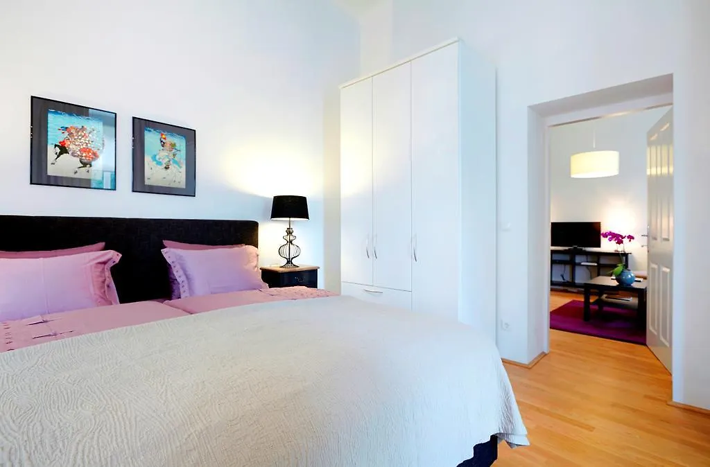 Apartment Theresiengasse  Wien
